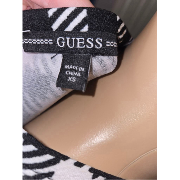 Guess | Checked Black and White | Top | Size X SMALL - Picture 8 of 8